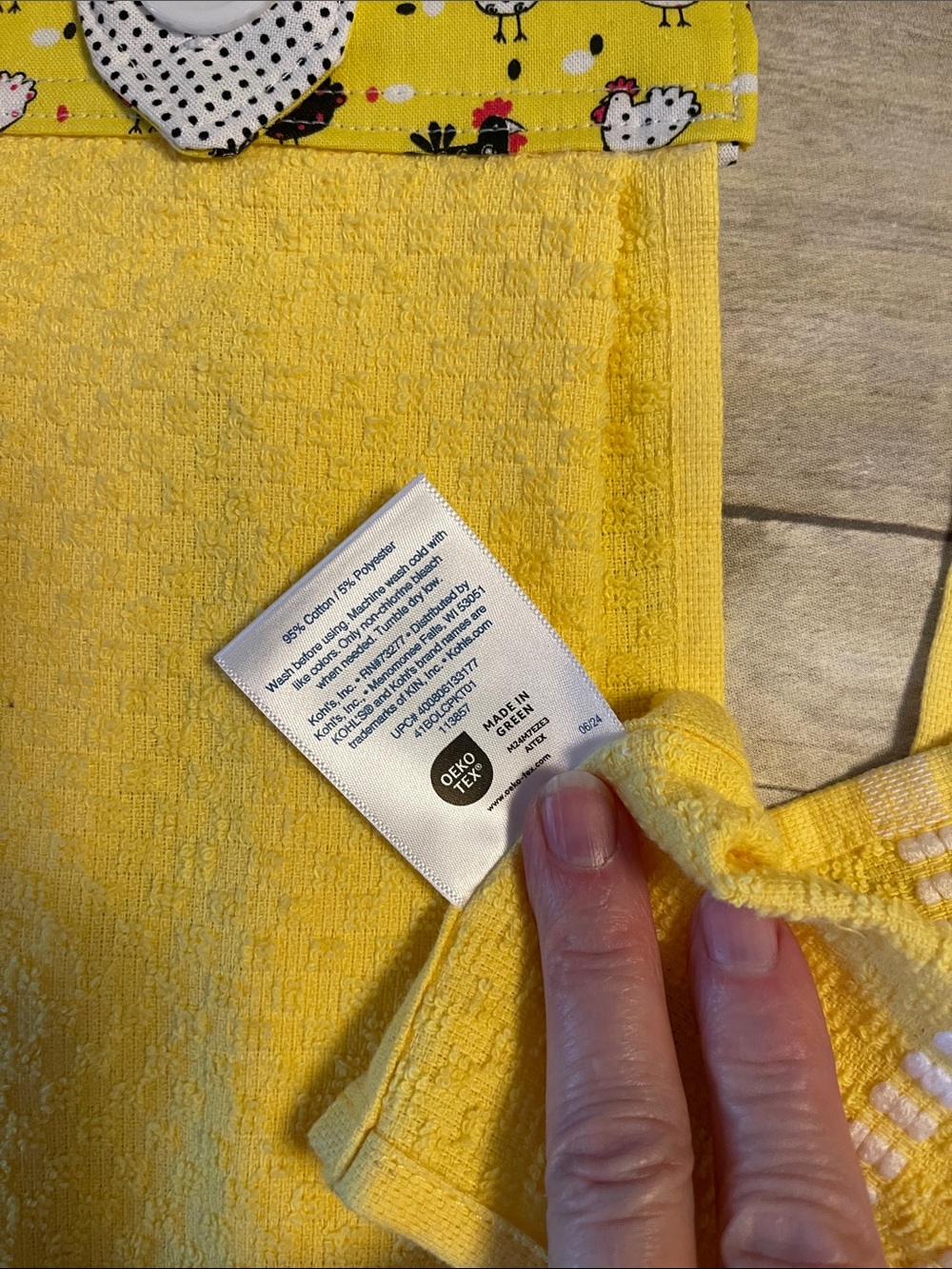 Chickens Sewn Top Hanging Towels Set of 2 Yellow & Black Button Closure - Picture 8 of 8